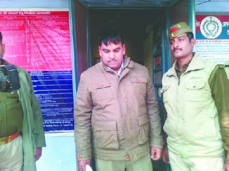 fake-grp-inspecter caught in rajamandi station agra 
